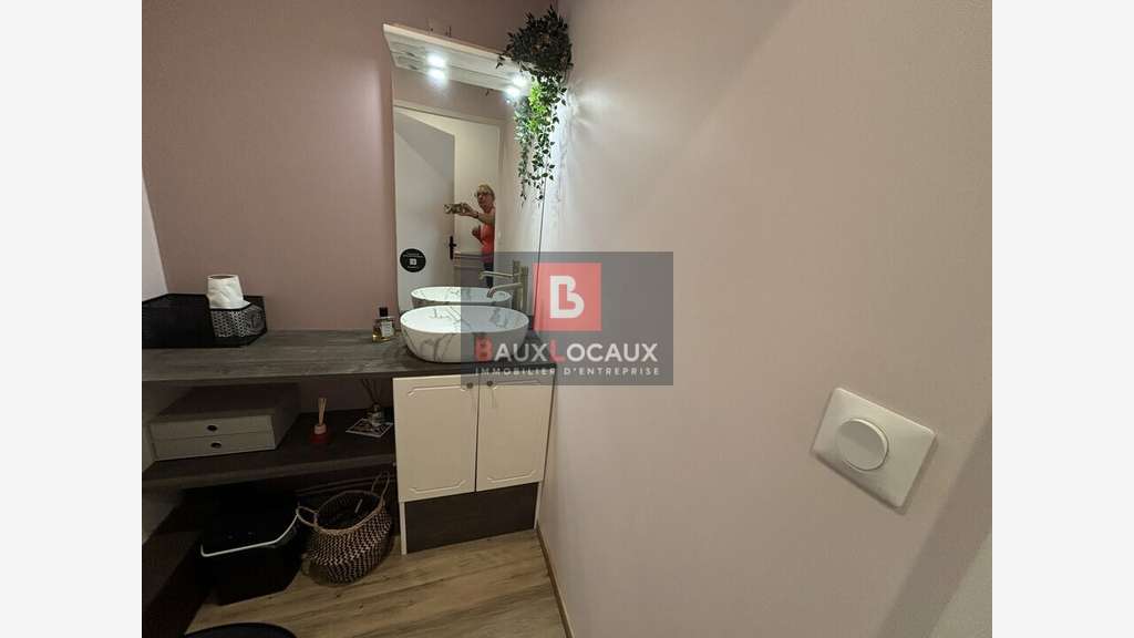 Institut de beauté de 69m² à vendre aux Angles