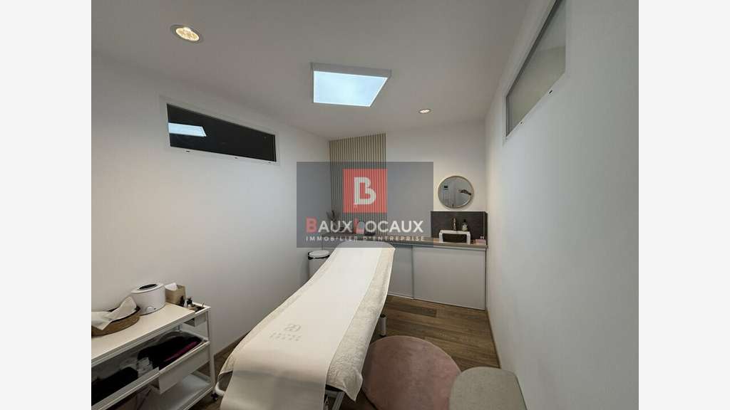 Institut de beauté de 69m² à vendre aux Angles