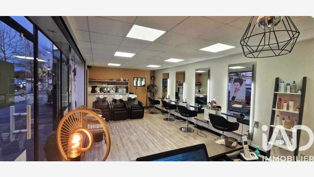 Vente salon de coiffure rénové équipé à Louviers