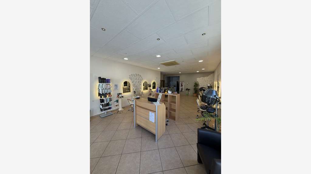 Vente salon de coiffure et d'esthétique à Luisant