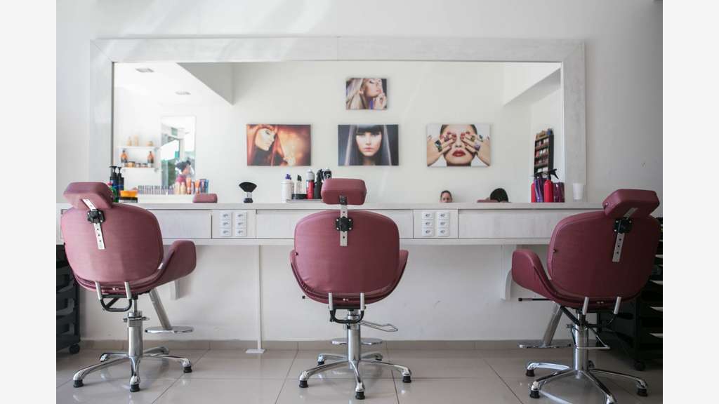 AV salon de coiffure emplacement N°1 à Lyon 69005