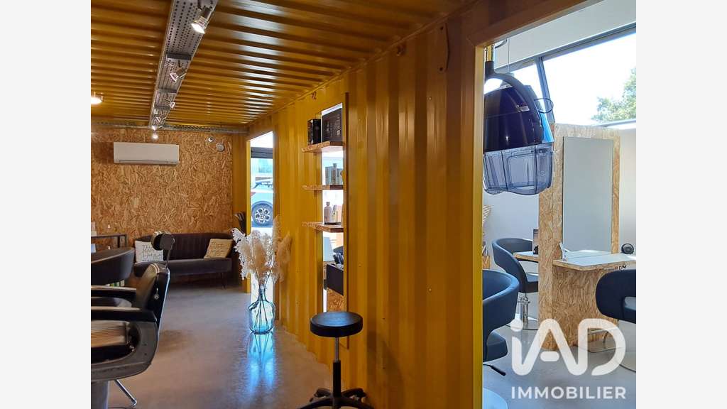 Cède salon de coiffure atypique à Mauges-sur-Loire