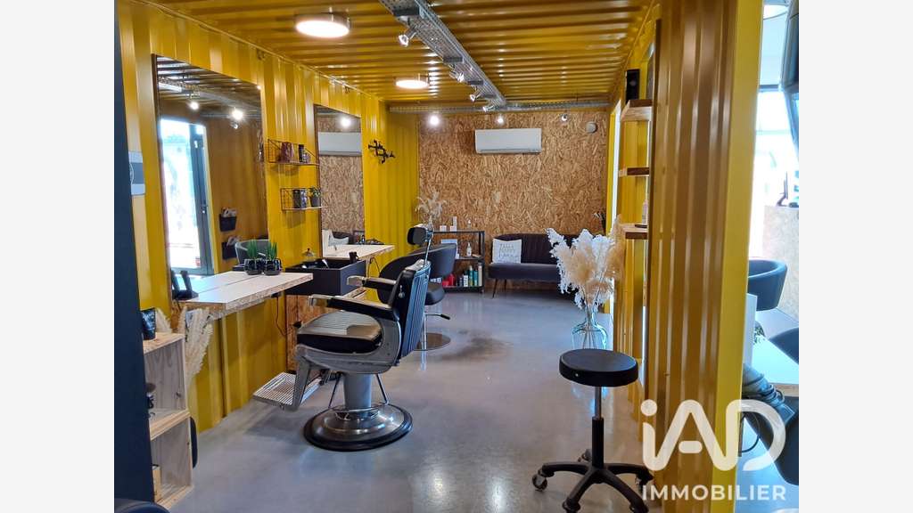 Cède salon de coiffure atypique à Mauges-sur-Loire