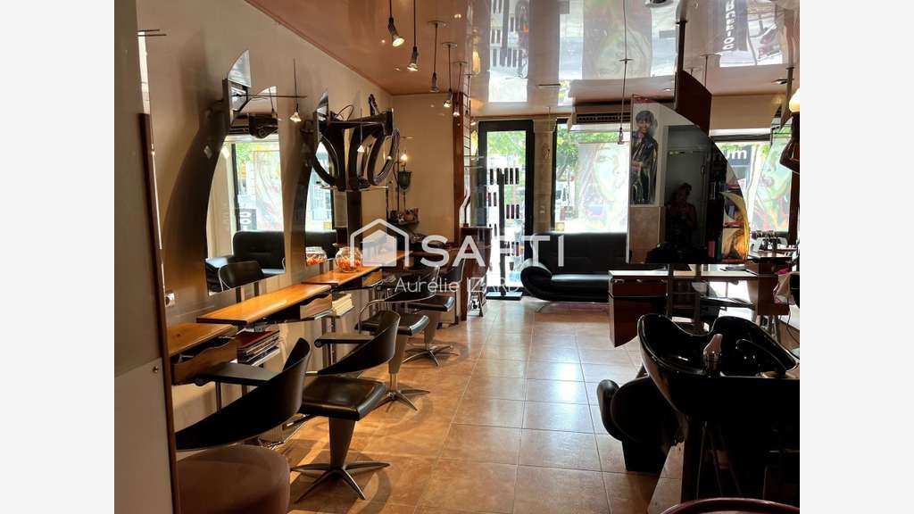 A vendre salon de coiffure 55m² à Millau centre