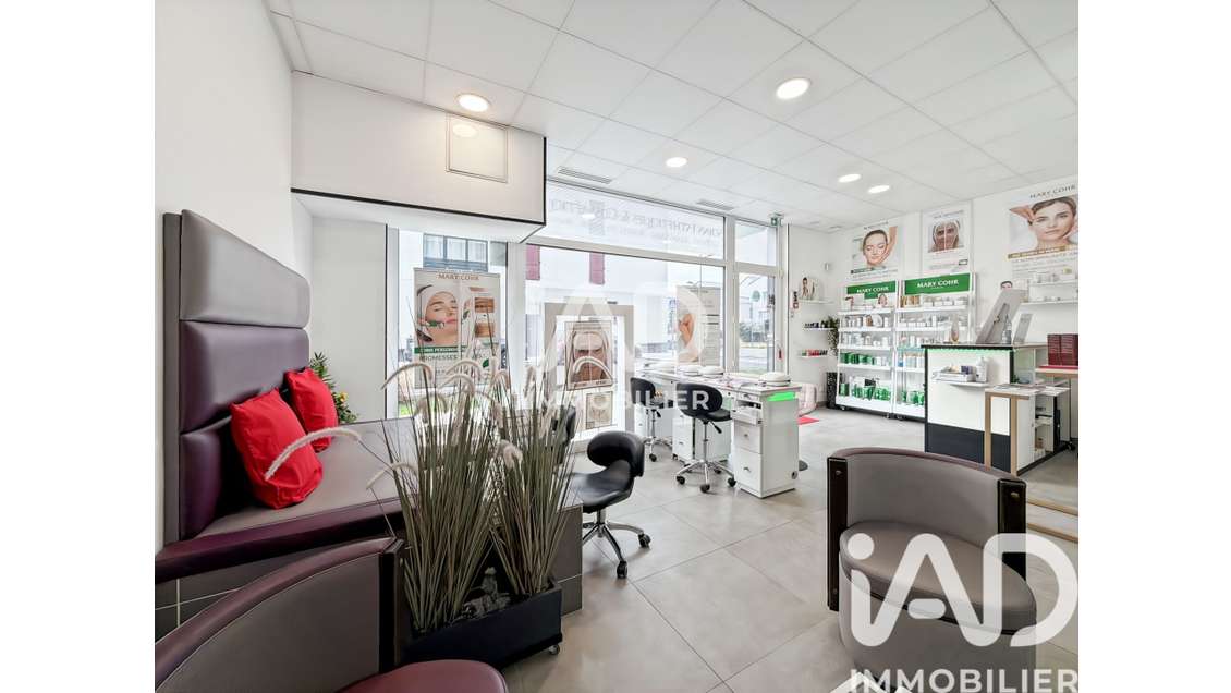 AV FDC institut beauté 61m² Montévrain empl idéal