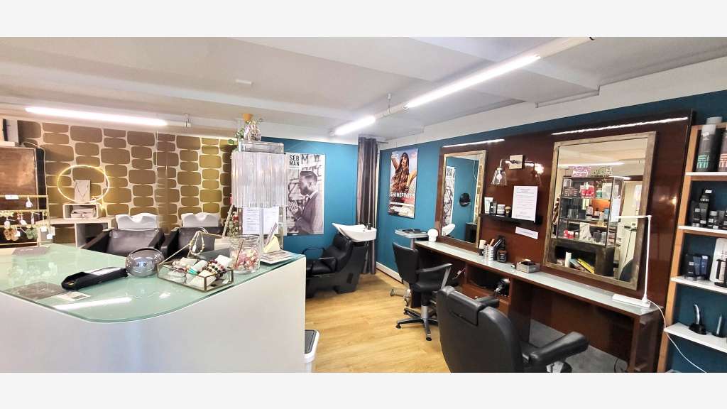 Vente salon de coiffure mixte à Nîmes empl n°1