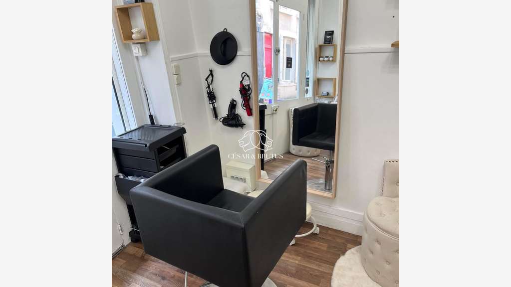 FDC coiffure esthétique à vendre à Orléans