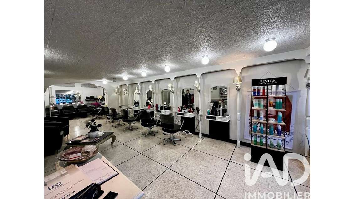 Vente Salon de coiffure 75m² à Paray-Vieille-Poste