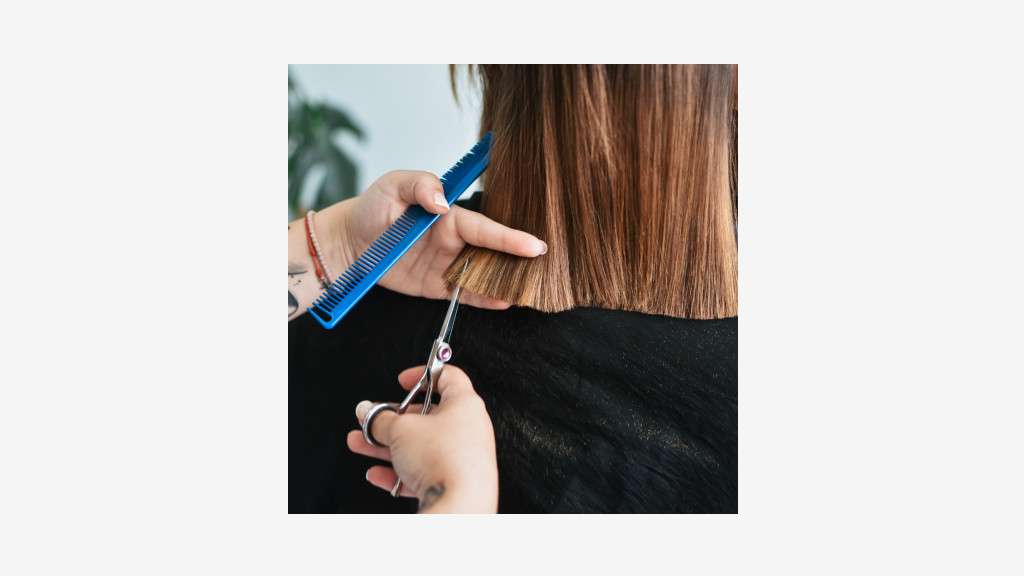 Vente salon de coiffure situé en face de la mer 66