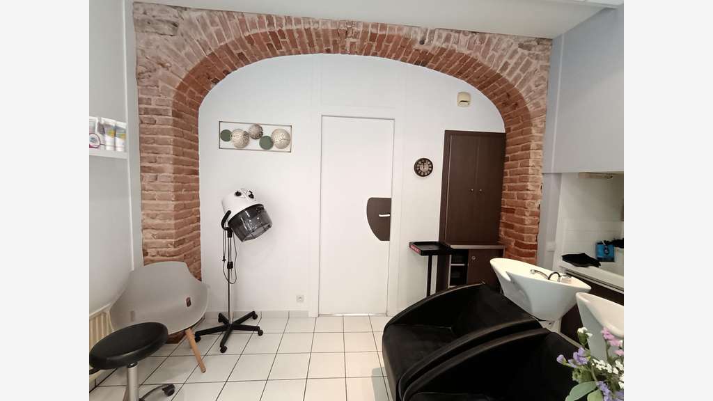 AV salon coiffure 40m² clé en main à Saint-Galmier