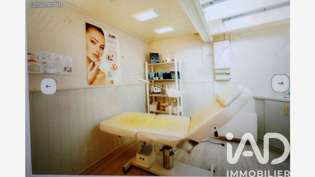 AV institut de beauté 54m² à Saint Martin D'Uriage