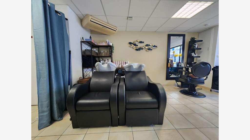 Cède salon de coiffure 44m² Saint Trojan-les-Bains