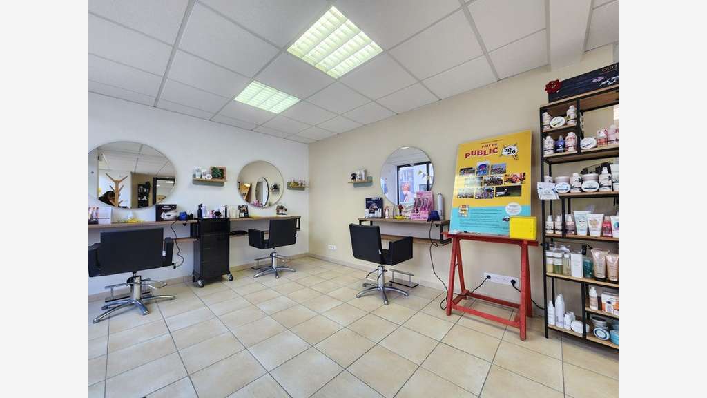 Cède salon de coiffure 44m² Saint Trojan-les-Bains