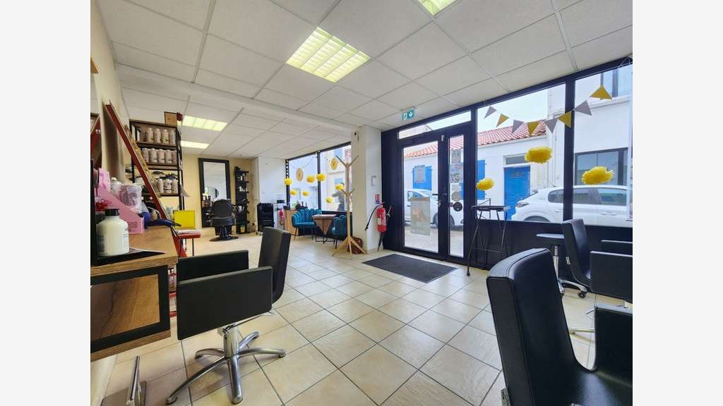 Cède salon de coiffure 44m² Saint Trojan-les-Bains