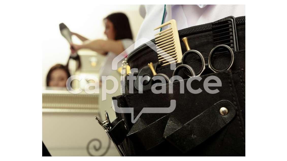 AV salon de coiffure à Saumur quartier commerçant