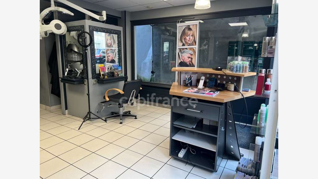 Vente salon de coiffure mixte au coeur de Sées