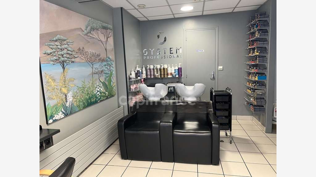 Vente salon de coiffure mixte au coeur de Sées