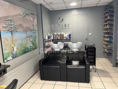 Vente salon de coiffure mixte au coeur de Sées