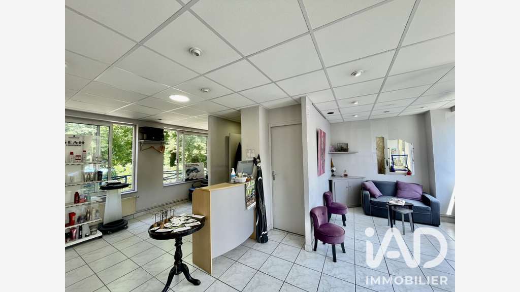 Vente Salon de coiffure de 43m² à Seine-Port