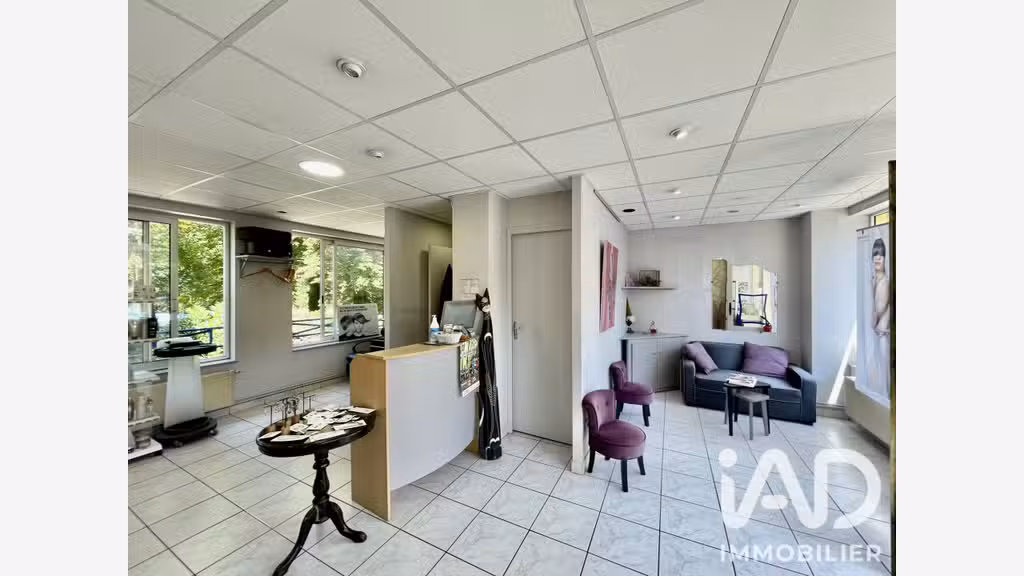 Vente Salon de coiffure de 43m² à Seine-Port
