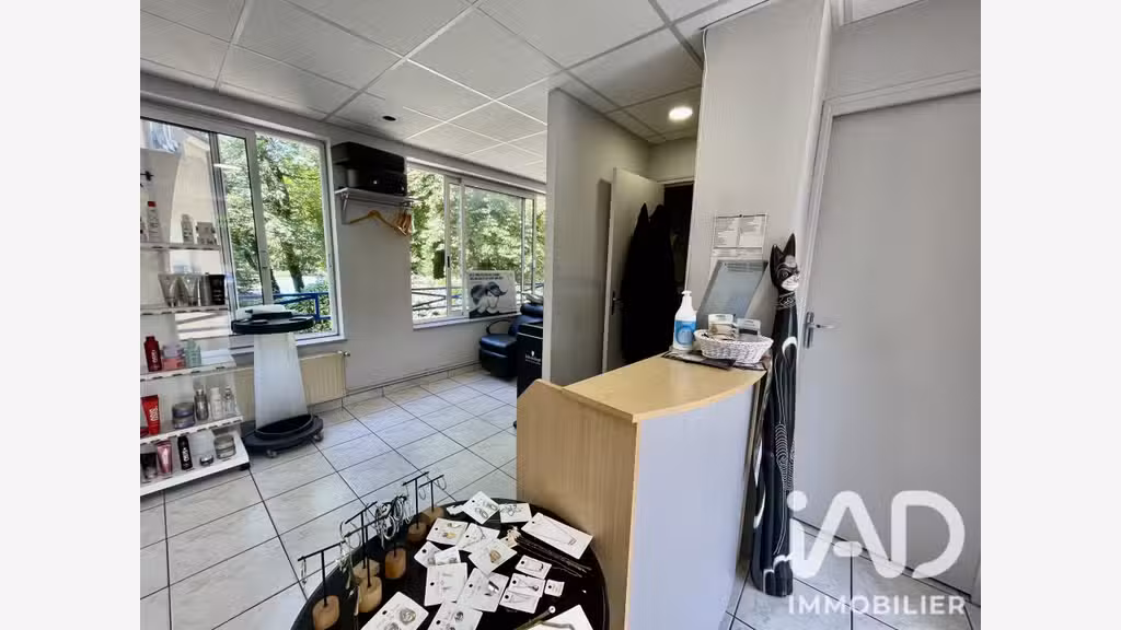 Vente Salon de coiffure de 43m² à Seine-Port