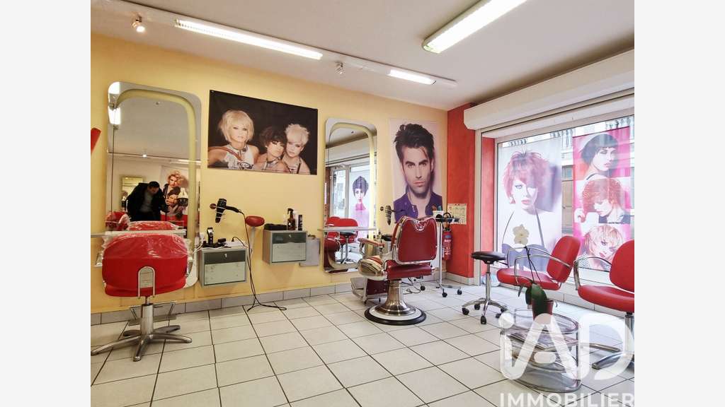 Vente salon de coiffure à Toury centre 