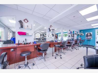 Vente salon de coiffure 67m² à Villecresnes centre