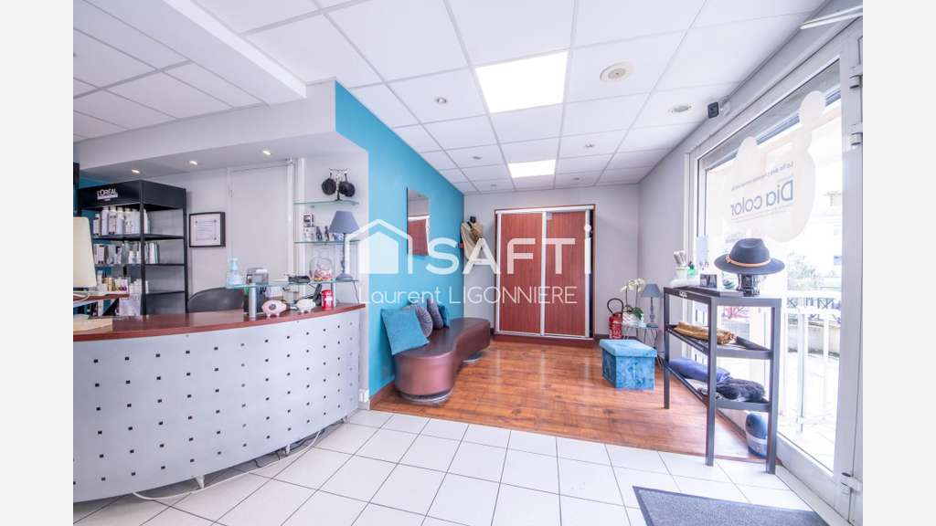 Vente salon de coiffure 67m² à Villecresnes centre