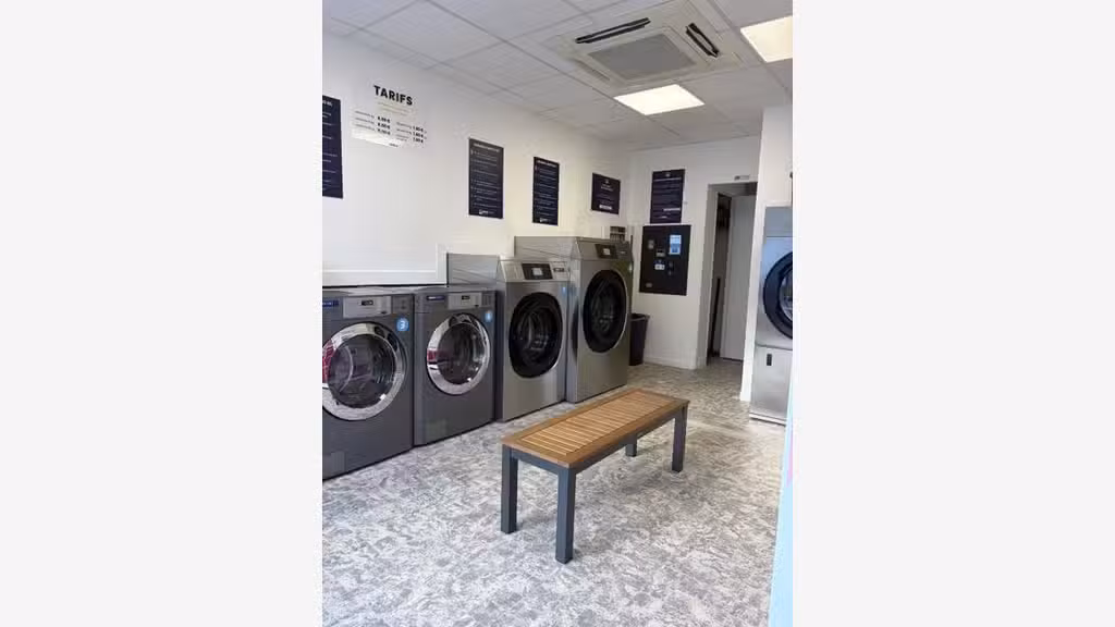 AV laverie automatique connectée à Rueil Malmaison