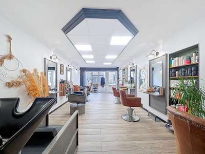 Vente salon de coiffure Le May-Sur-Evre centre