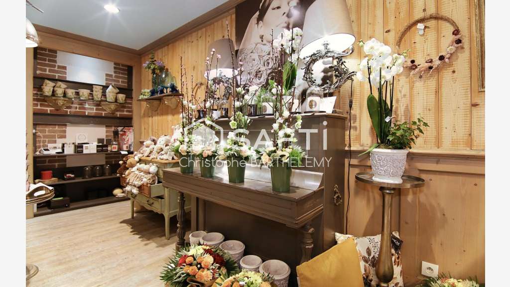 Cède FDC de fleurs en centre ville du Neubourg
