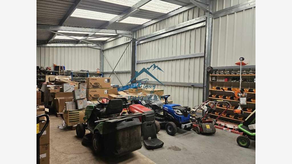 AV Hangar aménagé de 550m² à Lepanges Sur Vologne