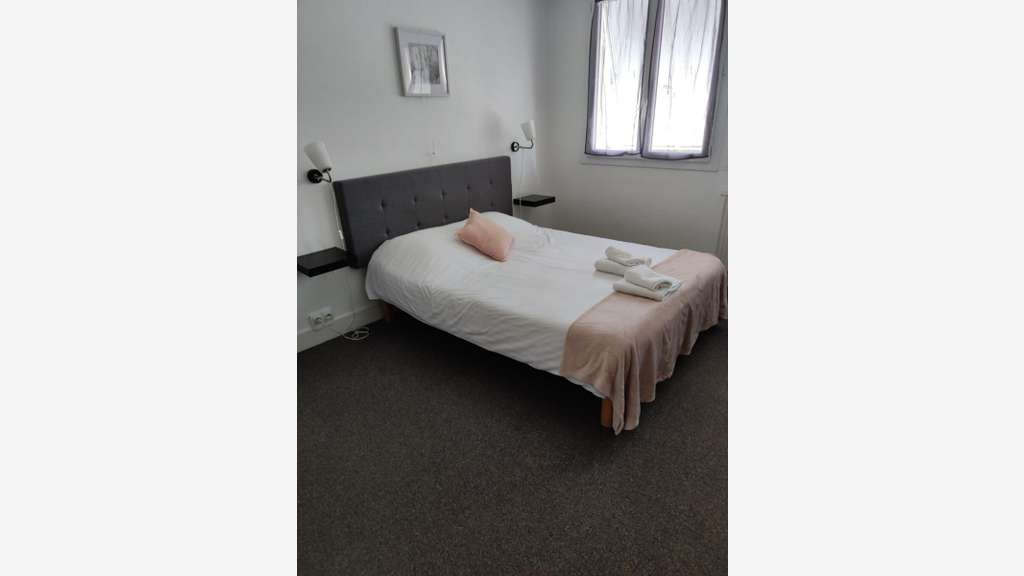 Vente hôtel restaurant en centre bourg de Lusignan