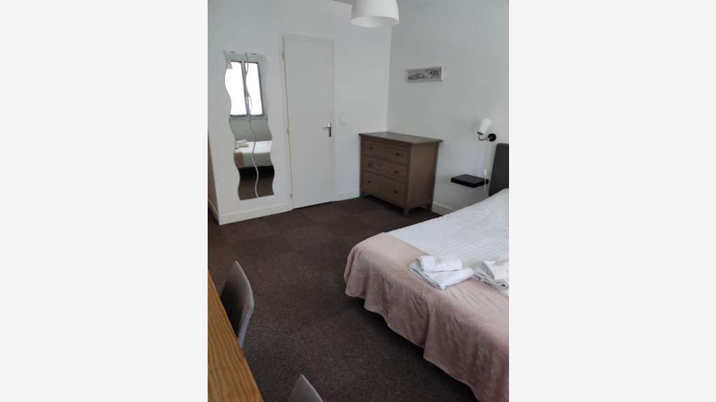 Vente hôtel restaurant en centre bourg de Lusignan