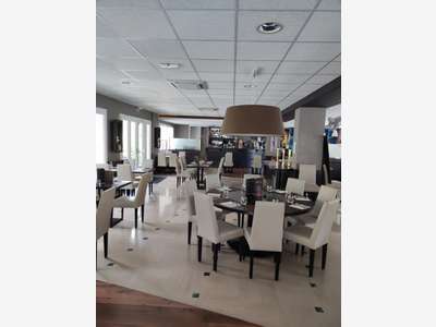 Vente hôtel restaurant en centre bourg de Lusignan