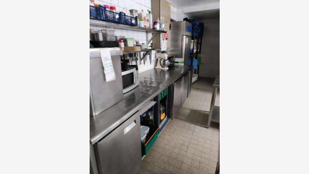 Vente hôtel restaurant en centre bourg de Lusignan