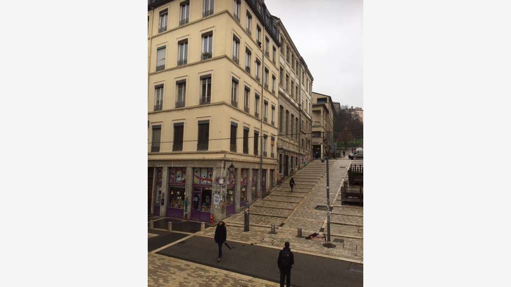 Av restaurant à Lyon 1 Rue des Tables Claudiennes 