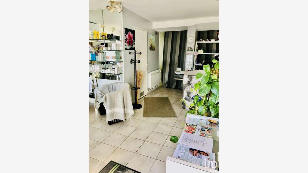 Vente institut de beauté à Mandres-les-Roses
