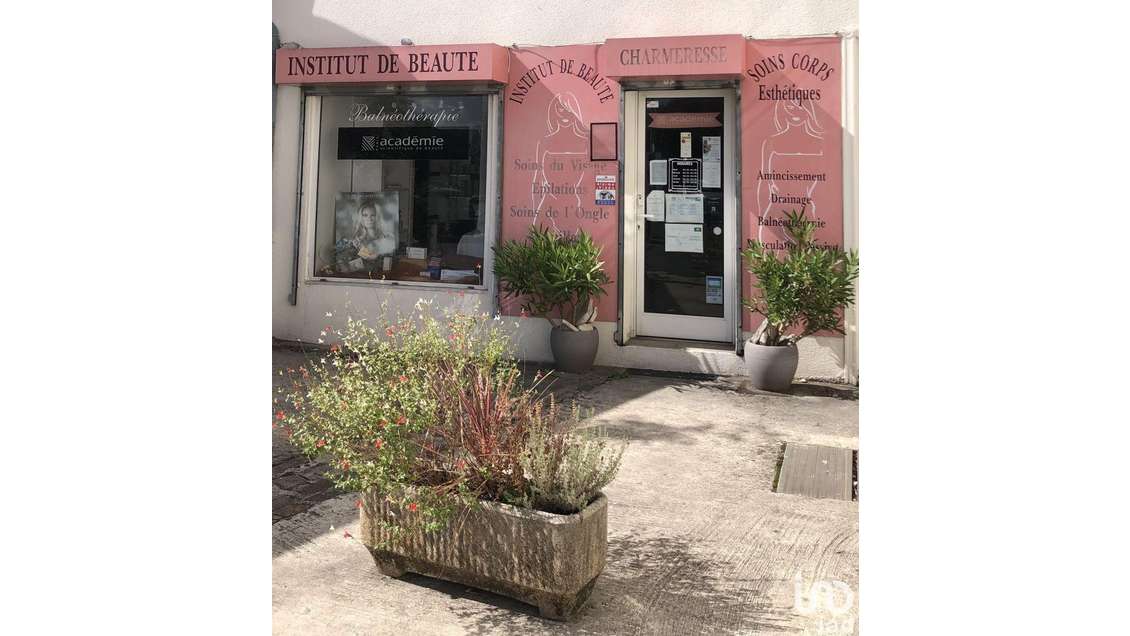 Vente institut de beauté à Mandres-les-Roses