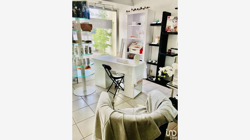 Vente institut de beauté à Mandres-les-Roses