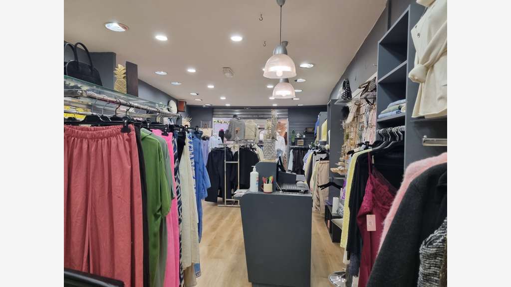 Vente magasin de 65m² + appart à Manosque centre