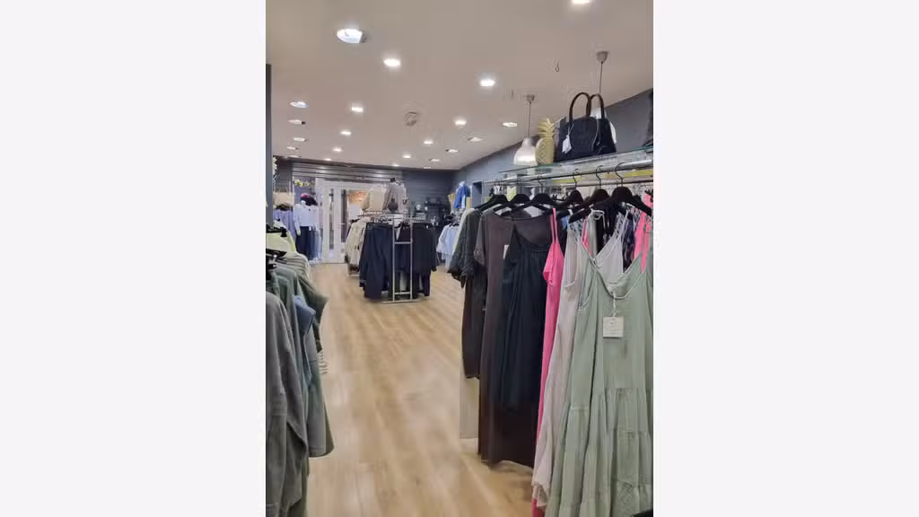 Vente magasin de 65m² + appart à Manosque centre