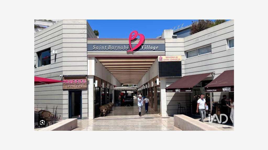 Vente FDC vêtements à Marseille St-Barnabé Village