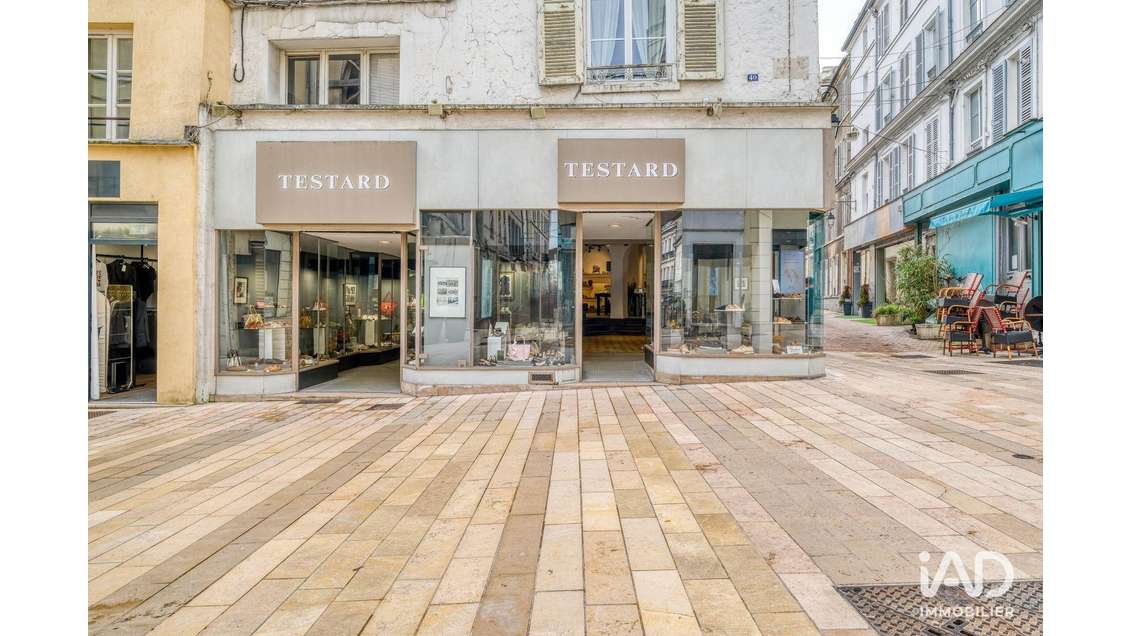 Vente maroquinerie / parfumerie empl N°1 à Meaux