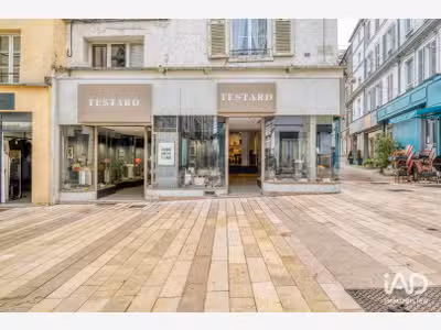 Vente maroquinerie / parfumerie empl N°1 à Meaux