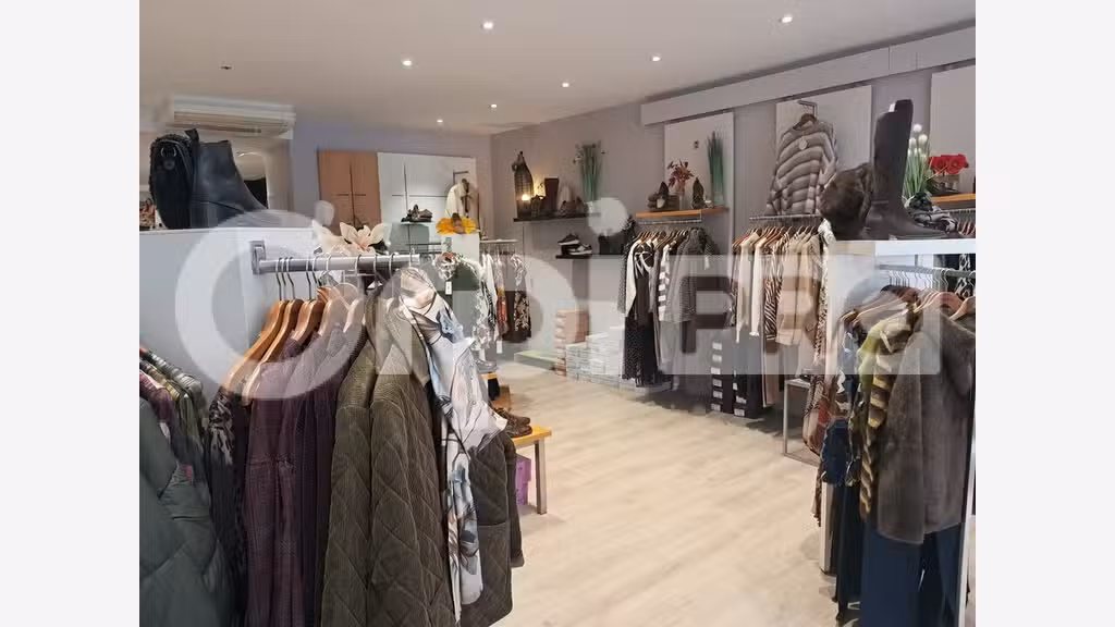 Vente FDC prêt à porter en plein essort Montluçon