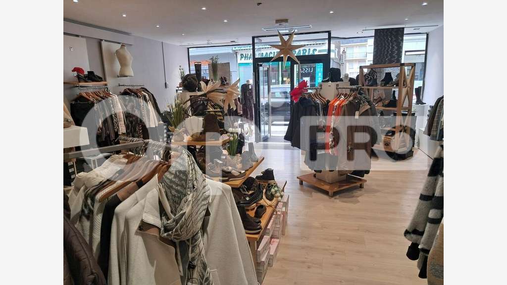 Vente FDC prêt à porter en plein essort Montluçon