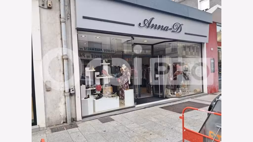 Vente FDC prêt à porter en plein essort Montluçon