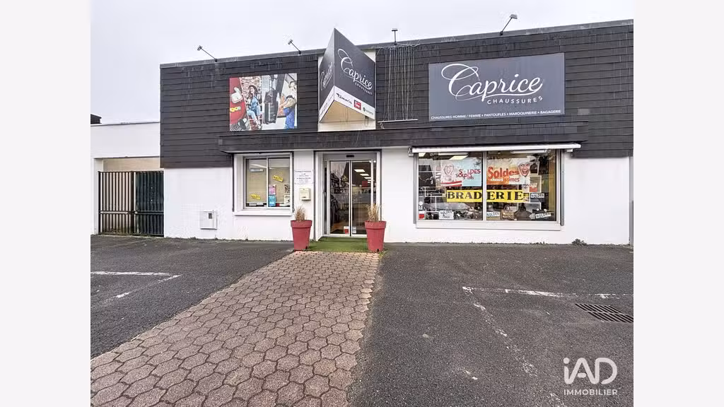 AV FDC chaussures & maroquinerie à Nazelles-Négron