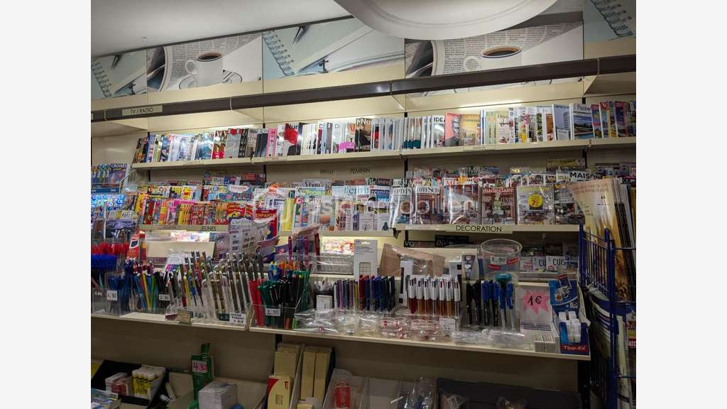 Vente librairie + appart et parking Paris 75015